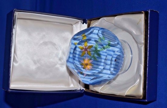 538	バカラ　クレマチスの花　ガラスクリスタルペーパーウェイト　1970年　箱付き