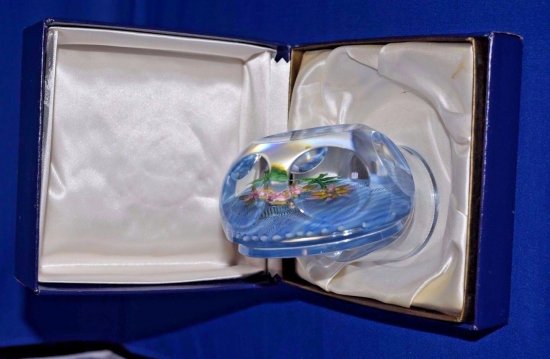 538	バカラ　クレマチスの花　ガラスクリスタルペーパーウェイト　1970年　箱付き