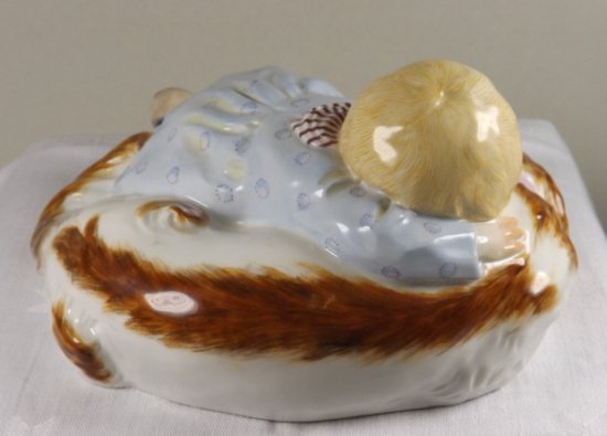 279	マイセン meissen　ヘンチェル人形 眠る少年と犬