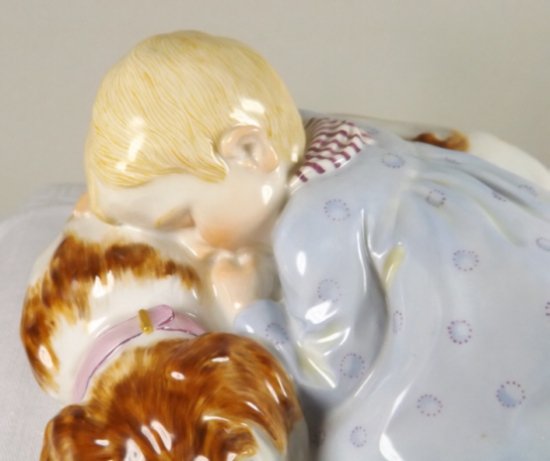 279	マイセン meissen　ヘンチェル人形 眠る少年と犬