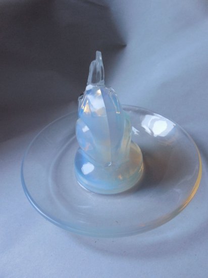 309	ルネ・ラリック　灰皿　乳白色のウサギ