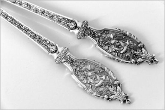 267 アンティークフランス製：アンリ・スフロ（SOUFFLOT）作　スターリングシルバー　楽器デザイン　ストロベリー用サービングスプーン