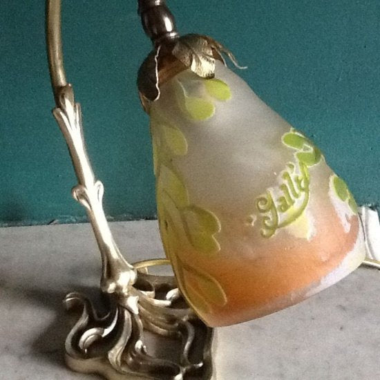 135 エミール・ガレ　アール・ヌーボー　カメオ・ガラス　テーブルランプ　1900～1915年頃