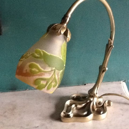 135 エミール・ガレ　アール・ヌーボー　カメオ・ガラス　テーブルランプ　1900～1915年頃