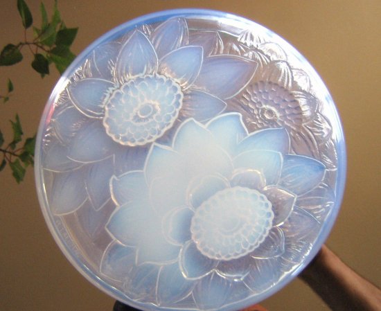 ルネ・ラリック　３つのダリアの花のボックス　”Trois Dahlias”　1922年