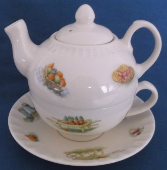 237 エインズレイ　（AYNSLEY）キッチンガーデン　ティーカップ＆ソーサーとポットの３点セット