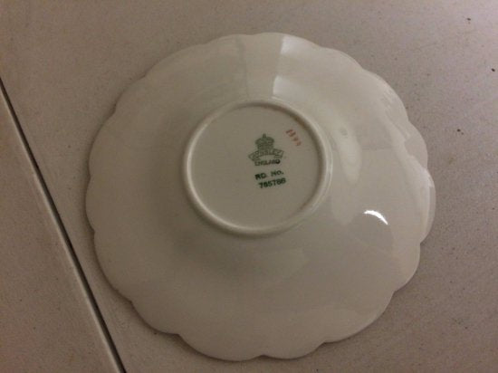 238　エインズレイ　ボーンチャイナ　蝶の持ち手のついたグリーンの足付きカップ＆ソーサー