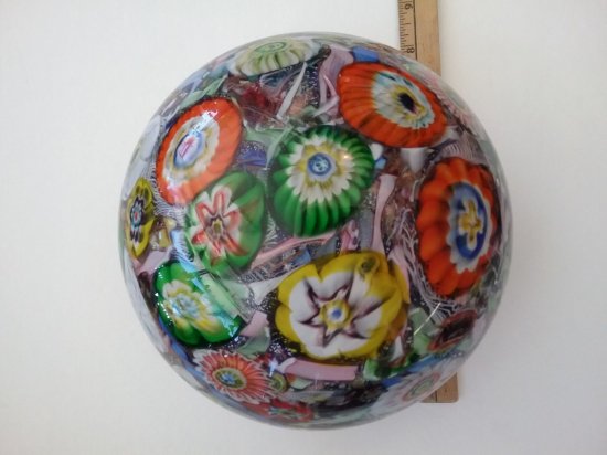 644　ムラーノガラス　アンティーク　ラッティチーノ（latticino）模様のリボン＆デイジーのミルフィオリ　ペーパーウェイト