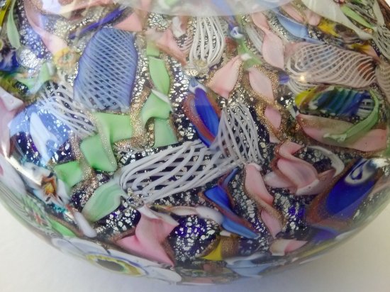 644　ムラーノガラス　アンティーク　ラッティチーノ（latticino）模様のリボン＆デイジーのミルフィオリ　ペーパーウェイト