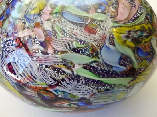 644　ムラーノガラス　アンティーク　ラッティチーノ（latticino）模様のリボン＆デイジーのミルフィオリ　ペーパーウェイト