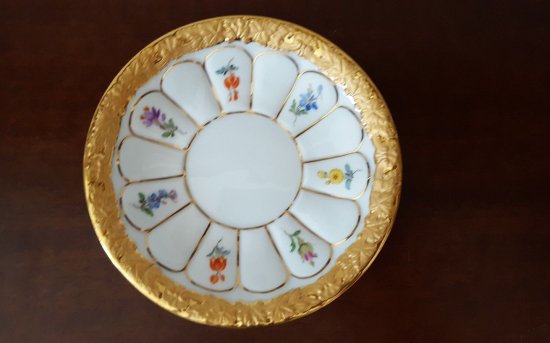 288　マイセン（Meissen）Xフォーム　モカカップ＆ソーサー　ゴールドブロンズ