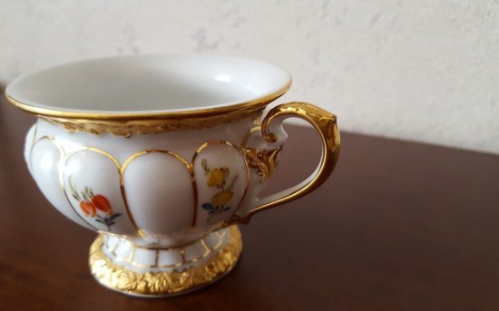 288　マイセン（Meissen）Xフォーム　モカカップ＆ソーサー　ゴールドブロンズ