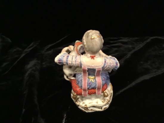 ２６３　マイセン meissen　猫と女の子　フィギュリン