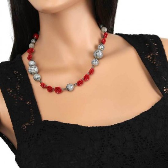 ベネチアングラス（ベネチアンガラス）ローズと大理石ネックレス