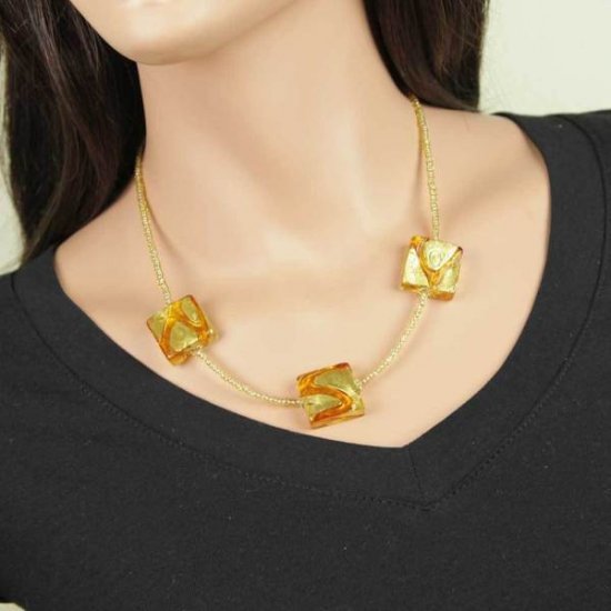 ベネチアングラス（ベネチアンガラス）ロイヤル　コニャック　スクエアネックレス