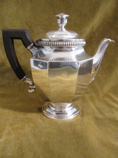 261　クリストフル（Christofle）ギャレア（gallia）　木の取手のシルバーティーポット　ルイ14世スタイル　20世紀初頭