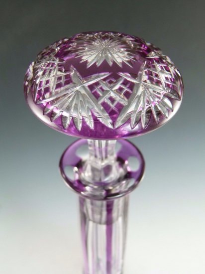 588　バカラ（Baccarat）クリスタル　アメジスト色のカットガラスのデカンタ　ツァー（TSAR）
