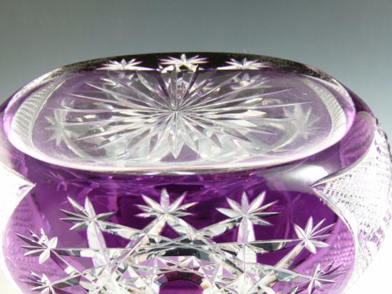 588　バカラ（Baccarat）クリスタル　アメジスト色のカットガラスのデカンタ　ツァー（TSAR）