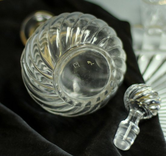 589　バカラ（Baccarat）クリスタル　リカーセット　１５点（サービング・トレイ、リキュール・デカンタ、グラス１２個）　1900年代