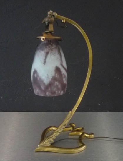 156　ドーム兄弟（Daum Nancy）作　アール・ヌーヴォー様式のテーブルランプ