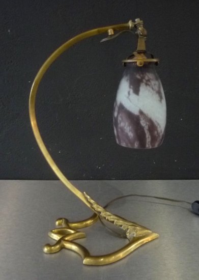 156　ドーム兄弟（Daum Nancy）作　アール・ヌーヴォー様式のテーブルランプ