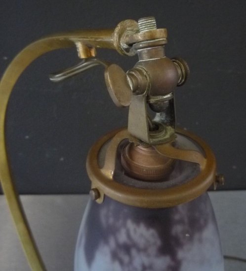 156　ドーム兄弟（Daum Nancy）作　アール・ヌーヴォー様式のテーブルランプ