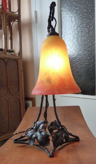 ミューラー兄弟（Muller Freres Luneville）作　アール・ヌーヴォー様式のテーブルランプ
