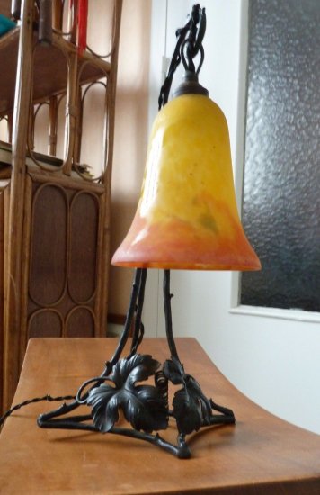 ミューラー兄弟（Muller Freres Luneville）作　アール・ヌーヴォー様式のテーブルランプ