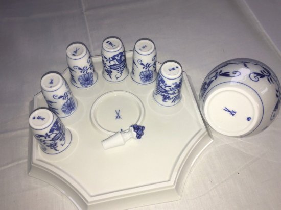 295　マイセン（Meissen）アンティーク　ブルーオニオン　食器セット　シェリーボトル、トレー、カップ（６脚）