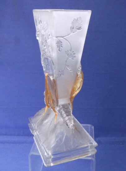 604　バカラ（Baccarat）アンティーク　キリギリスの花瓶