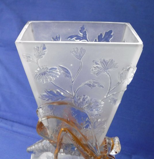 604 バカラ（Baccarat）アンティーク キリギリスの花瓶