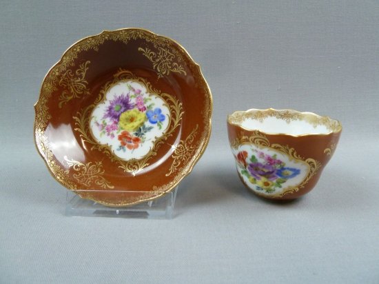 307　マイセン（Meissen）アンティーク　コーヒーカップ＆ソーサー　ファイファー期　茶色地に花束と金装飾　1924-1934年