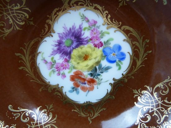307　マイセン（Meissen）アンティーク　コーヒーカップ＆ソーサー　ファイファー期　茶色地に花束と金装飾　1924-1934年