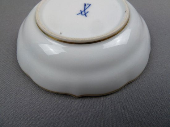 307　マイセン（Meissen）アンティーク　コーヒーカップ＆ソーサー　ファイファー期　茶色地に花束と金装飾　1924-1934年