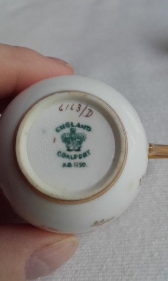 123　コールポート（COALPORT）アンティーク　ミニチュアカップ＆ソーサー　ホワイト＆ゴールド　1891年