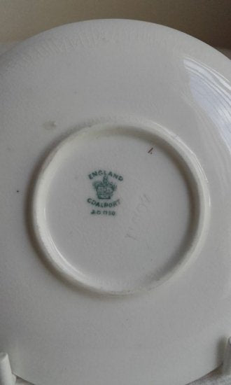 123　コールポート（COALPORT）アンティーク　ミニチュアカップ＆ソーサー　ホワイト＆ゴールド　1891年