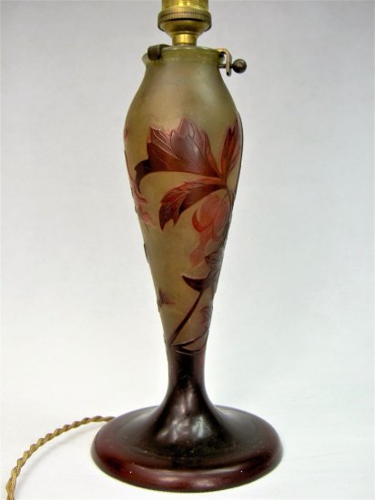 146　エミール・ガレ（Emile Galle）ガラスのランプスタンド　“Fuschias”（フクシャ）　アール・ヌーヴォー　1900年頃