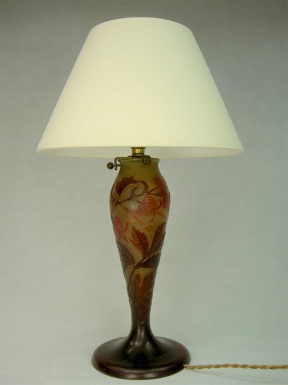 146　エミール・ガレ（Emile Galle）ガラスのランプスタンド　“Fuschias”（フクシャ）　アール・ヌーヴォー　1900年頃