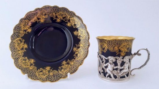241　エインズレイ（Aynsley）アンティーク　アール・ヌーヴォー　スターリングシルバー製のケルビムのホルダーがついたカップ＆ソーサー　W. Hutton　1905年