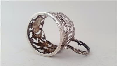 241　エインズレイ（Aynsley）アンティーク　アール・ヌーヴォー　スターリングシルバー製のケルビムのホルダーがついたカップ＆ソーサー　W. Hutton　1905年