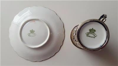 241　エインズレイ（Aynsley）アンティーク　アール・ヌーヴォー　スターリングシルバー製のケルビムのホルダーがついたカップ＆ソーサー　W. Hutton　1905年