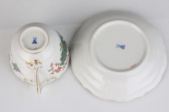319　マイセン（Meissen）アンティーク　カップ＆ソーサー　シノワズリ　花鳥図金縁