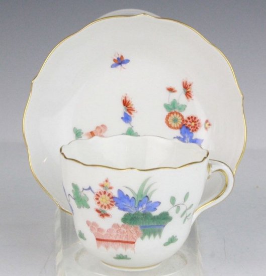 322　マイセン（Meissen）アンティーク　花と蝶図カップ＆ソーサー　シノワズリ