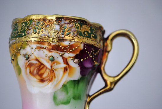 266　オールドノリタケ　アンティーク　ハンドペイント　バラ図の脚付きカップ＆ソーサー　ビーズ飾りとゴールド装飾