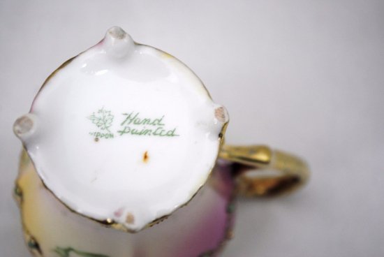 266　オールドノリタケ　アンティーク　ハンドペイント　バラ図の脚付きカップ＆ソーサー　ビーズ飾りとゴールド装飾