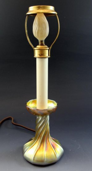 001 ルイス・コンフォート・ティファニー（Louis Comfort Tiffany）アンティーク　ファブリル・グラス　ゴールドのキャンドルランプ　1900年頃