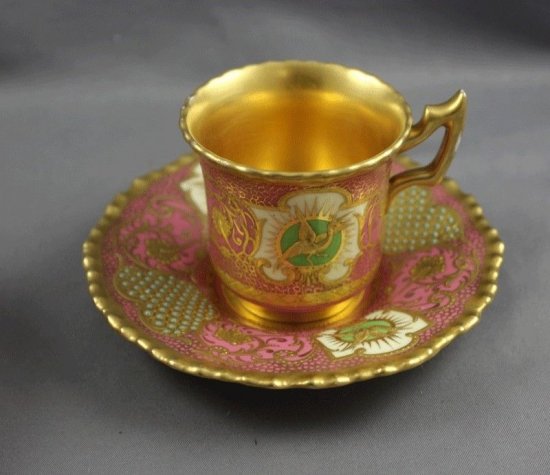コールポート（Coalport）アンティーク　ジュエル風装飾　デミタスカップ＆ソーサー　ピンク＆ゴールド