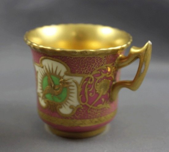 コールポート（Coalport）アンティーク　ジュエル風装飾　デミタスカップ＆ソーサー　ピンク＆ゴールド