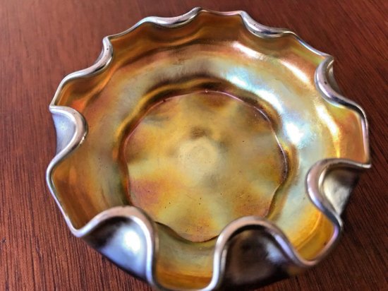 003　ルイス・コンフォート・ティファニー（Louis Comfort Tiffany）アンティーク　ファブリルアートガラス　フリルの塩入れ