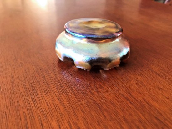 003　ルイス・コンフォート・ティファニー（Louis Comfort Tiffany）アンティーク　ファブリルアートガラス　フリルの塩入れ